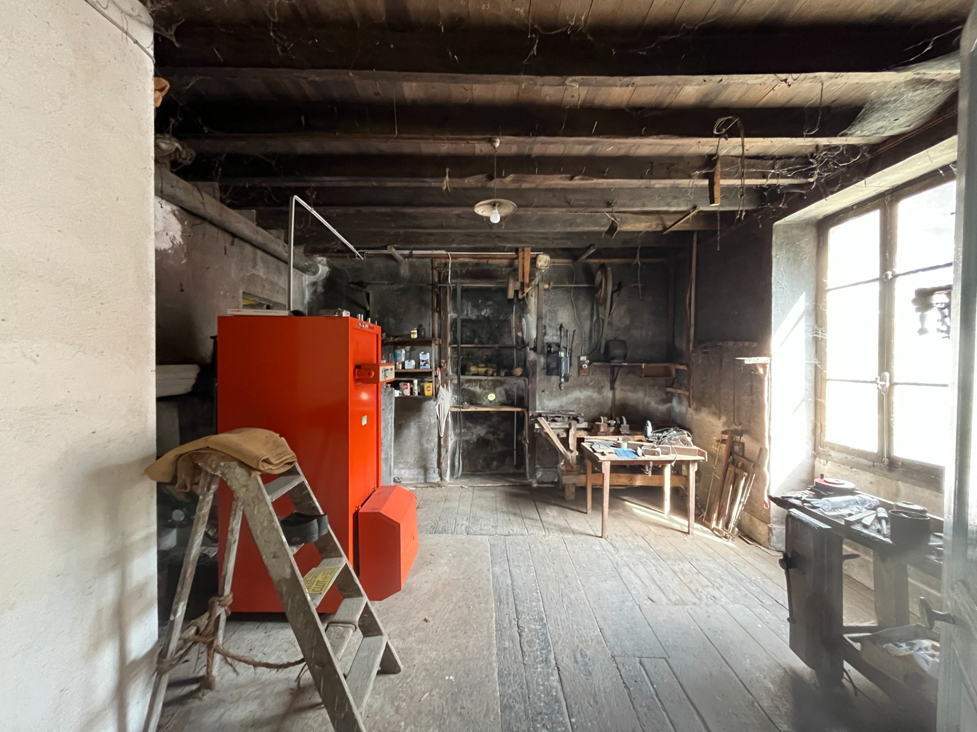 Ferme à rénover avec grandes dépendances
